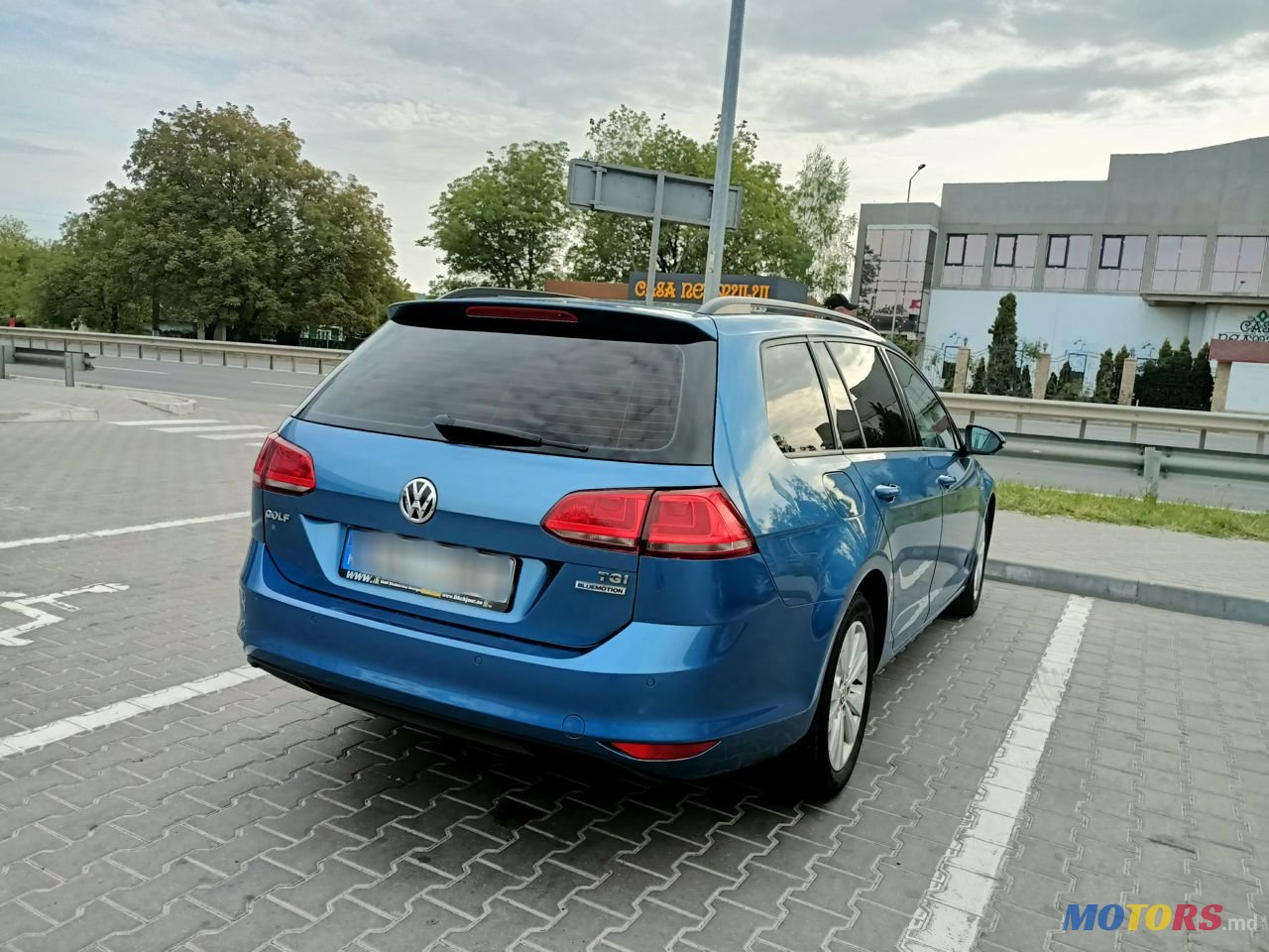 2015' Volkswagen Golf photo #3