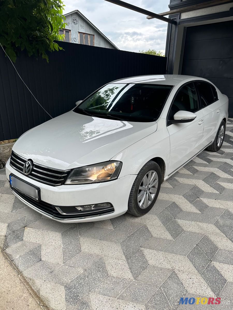 2012' Volkswagen Passat photo #2