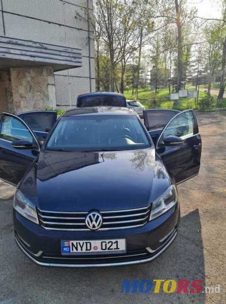 2012' Volkswagen Passat photo #4