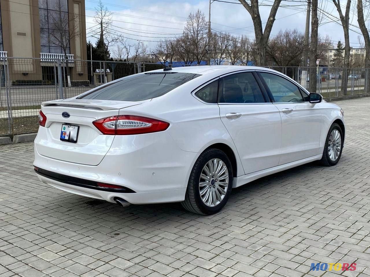 2013' Ford Fusion photo #3