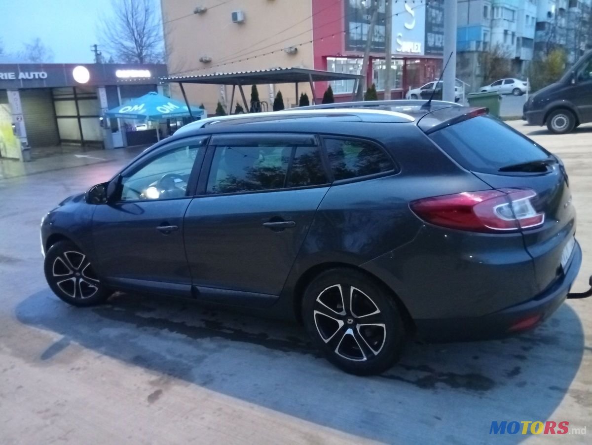 2012' Renault Megane photo #3