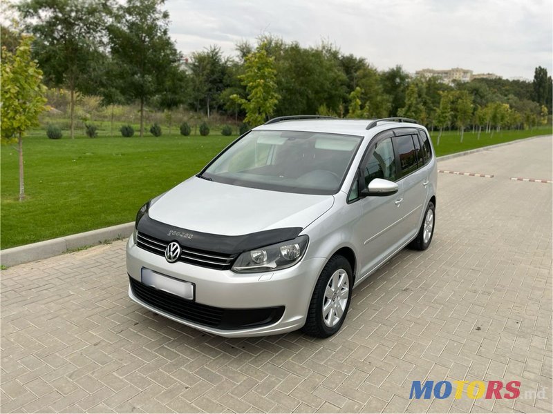 2012' Volkswagen Touran photo #1