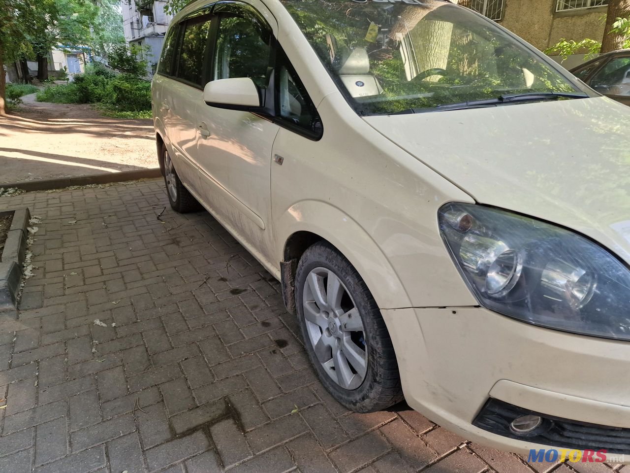 2006' Opel Zafira photo #2