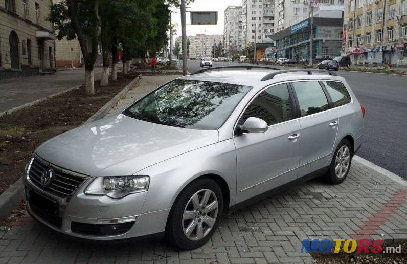 2009' Volkswagen Passat photo #1