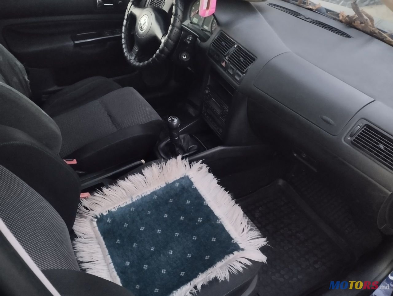 2002' Volkswagen Golf photo #3