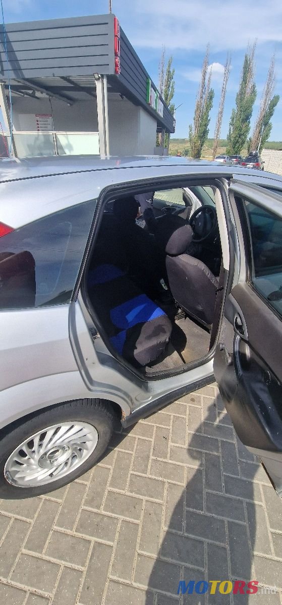 2000' Ford Focus photo #4