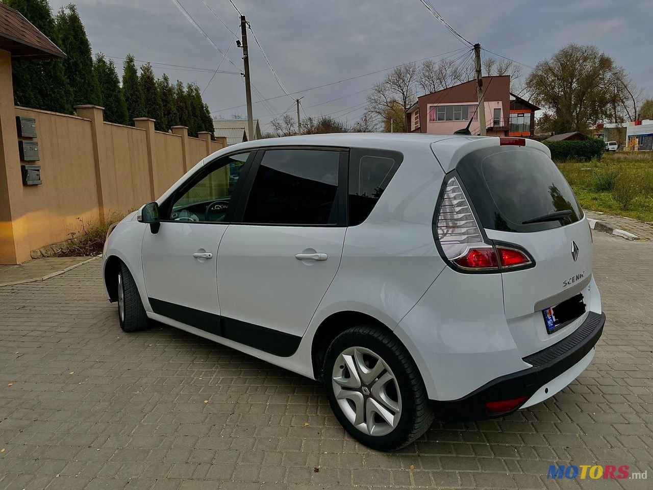 2012' Renault Scenic photo #4