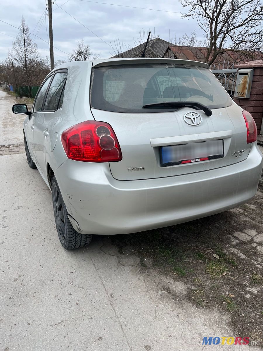 2007' Toyota Auris photo #2