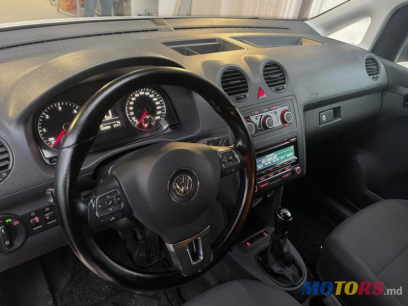 2014' Volkswagen Caddy photo #5