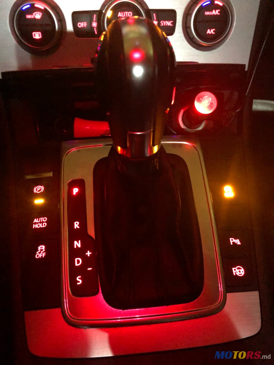 2013' Volkswagen Passat CC photo #5