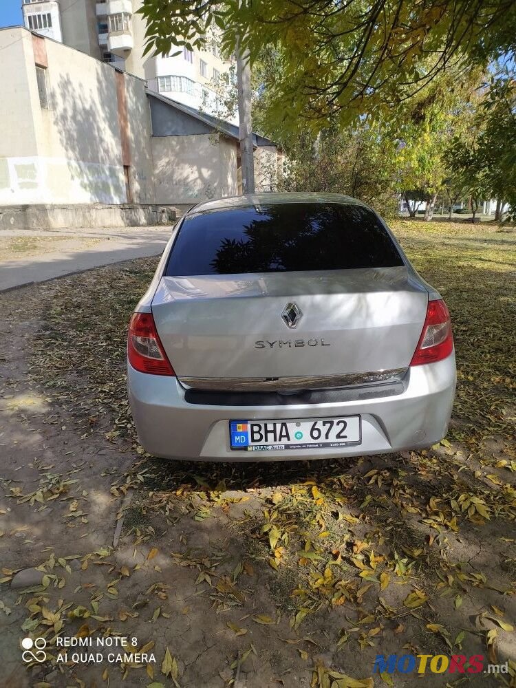 2011' Renault Clio Symbol photo #4