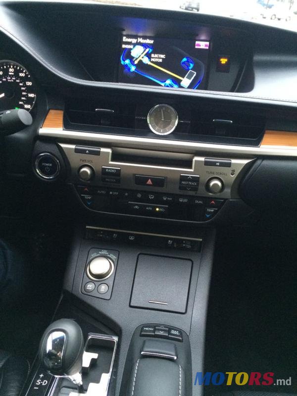 2013' Lexus ES 250 photo #6