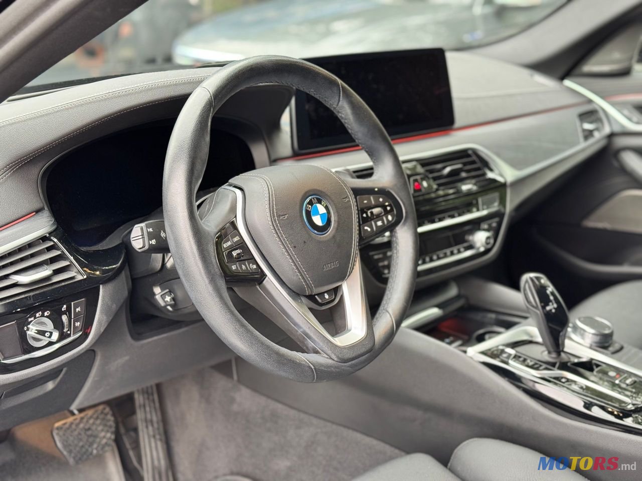 2023' BMW 5 Series photo #6