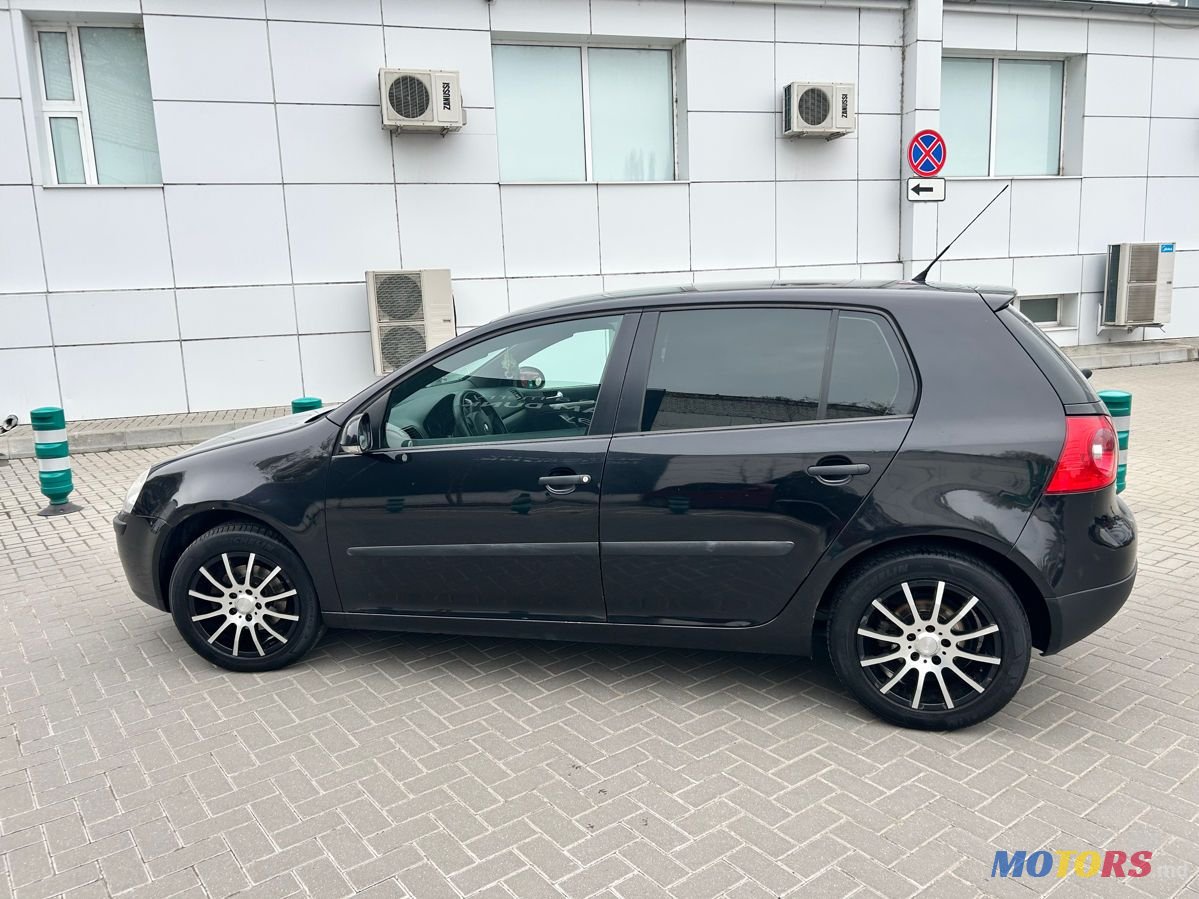 2008' Volkswagen Golf photo #3