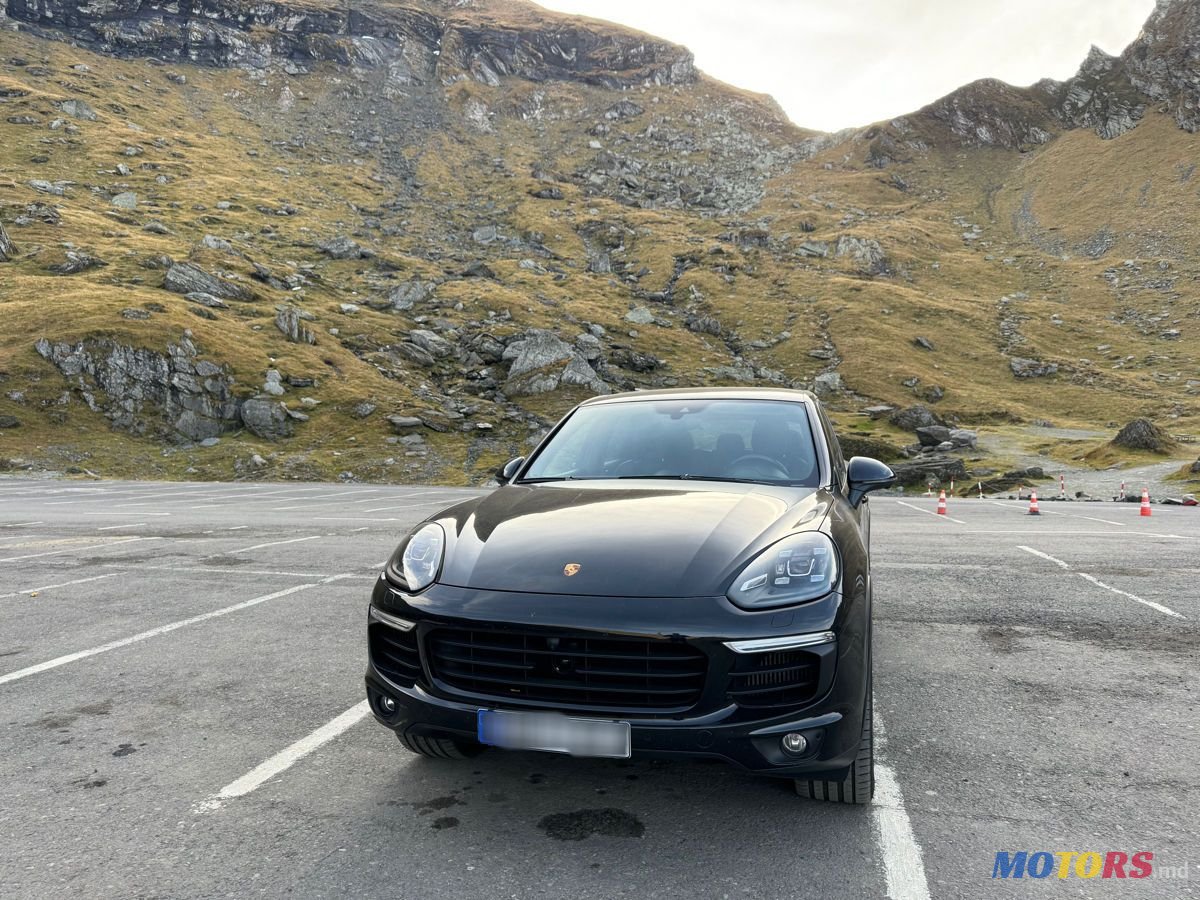 2017' Porsche Cayenne photo #1