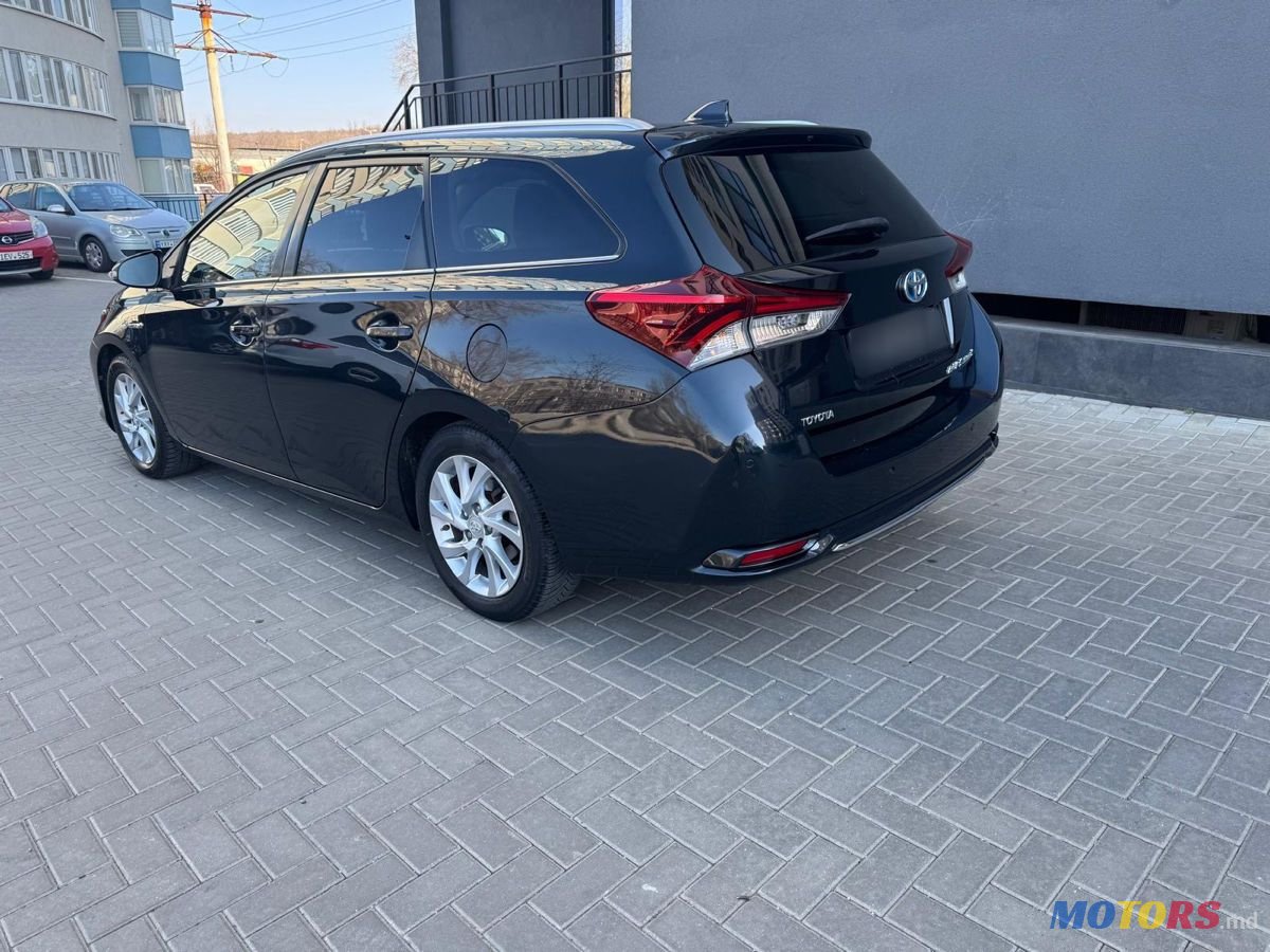 2015' Toyota Auris photo #3