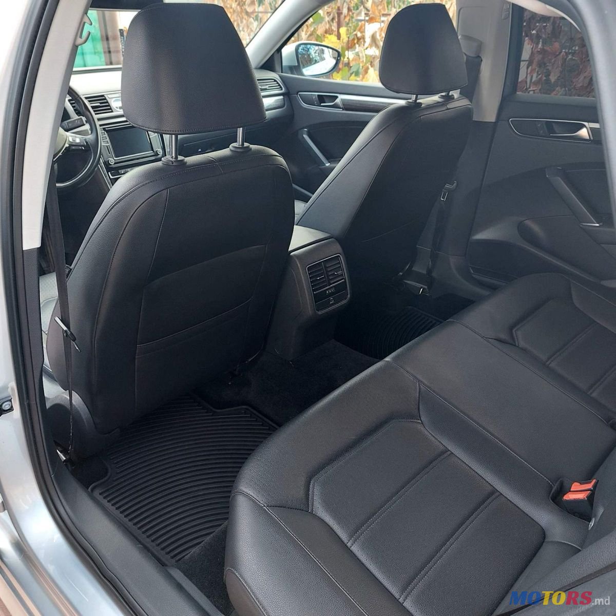 2017' Volkswagen Passat photo #3