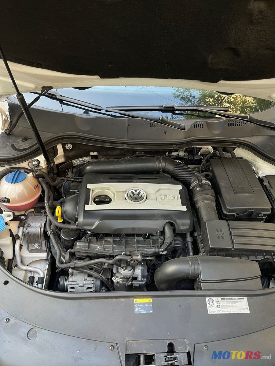 2015' Volkswagen Passat photo #6