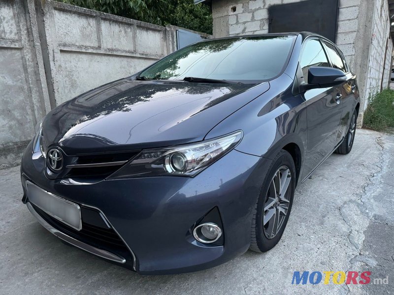 2014' Toyota Auris photo #1