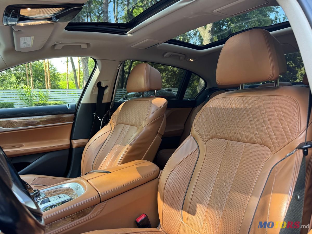 2017' BMW 7 Series photo #6