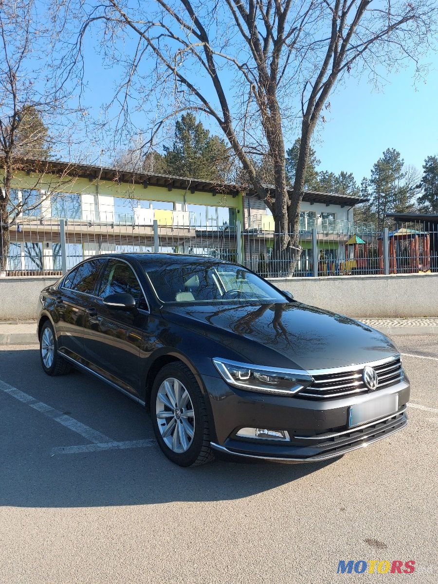 2019' Volkswagen Passat photo #1