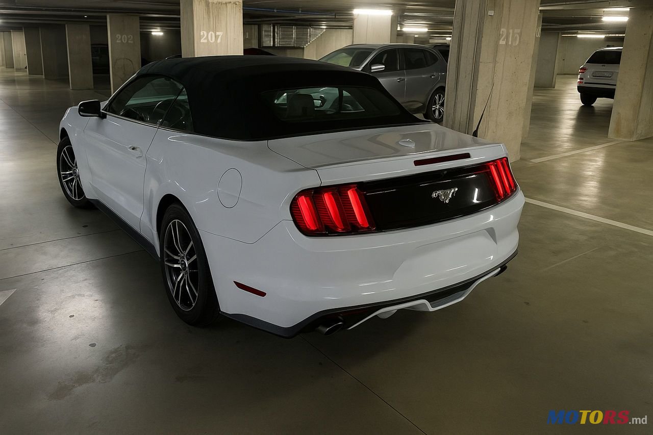 2017' Ford Mustang photo #3