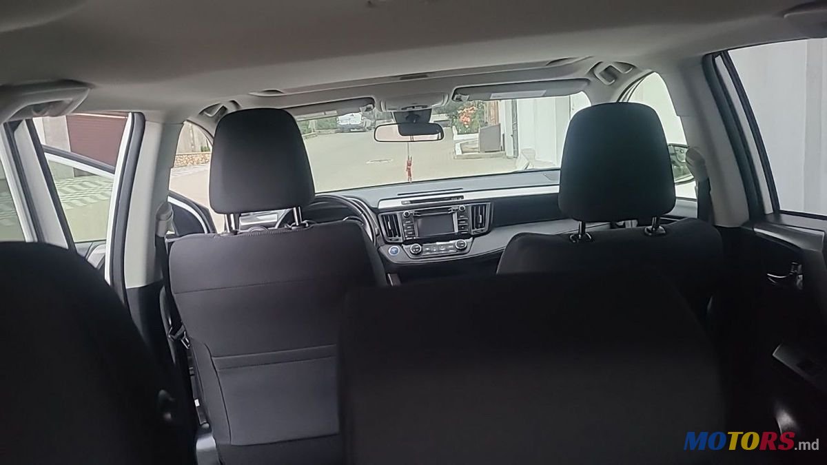 2017' Toyota RAV4 photo #6