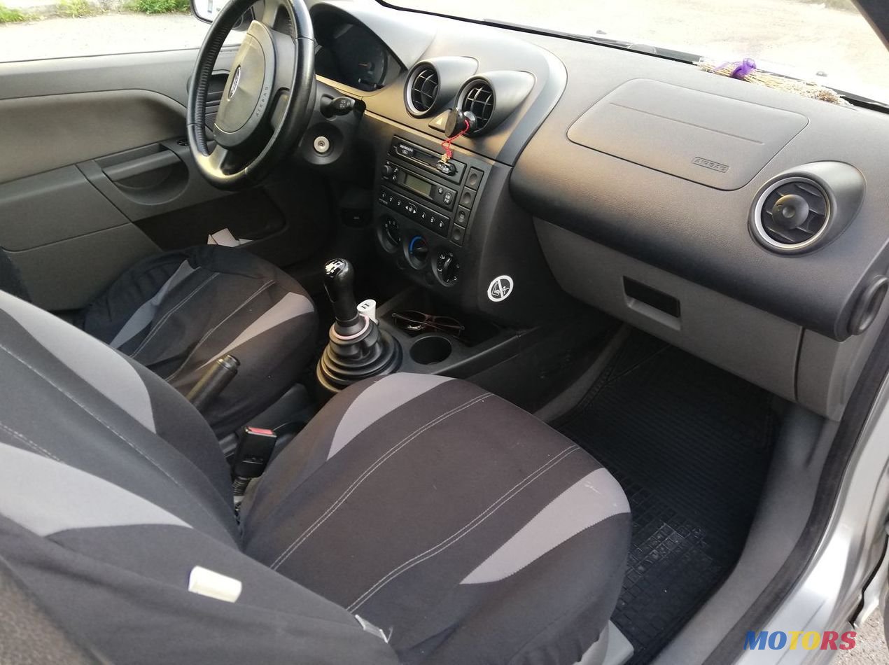 2003' Ford Fiesta photo #2