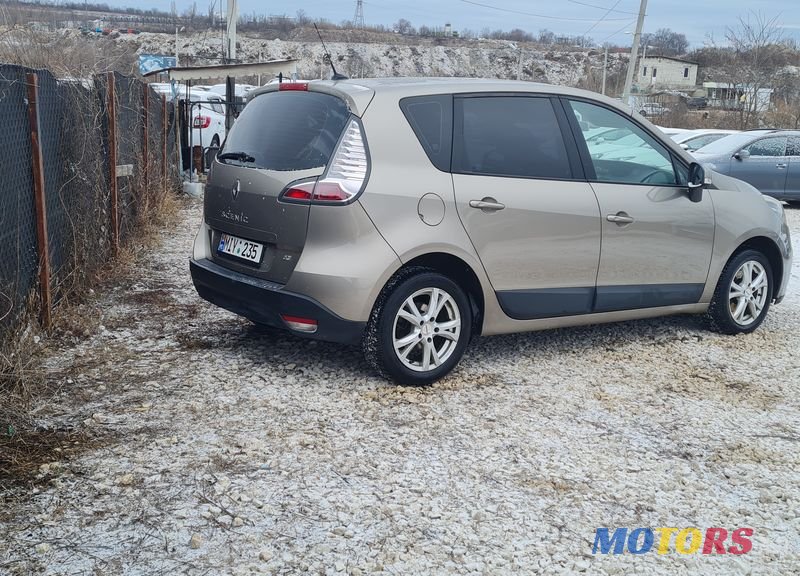 2012' Renault Scenic photo #5