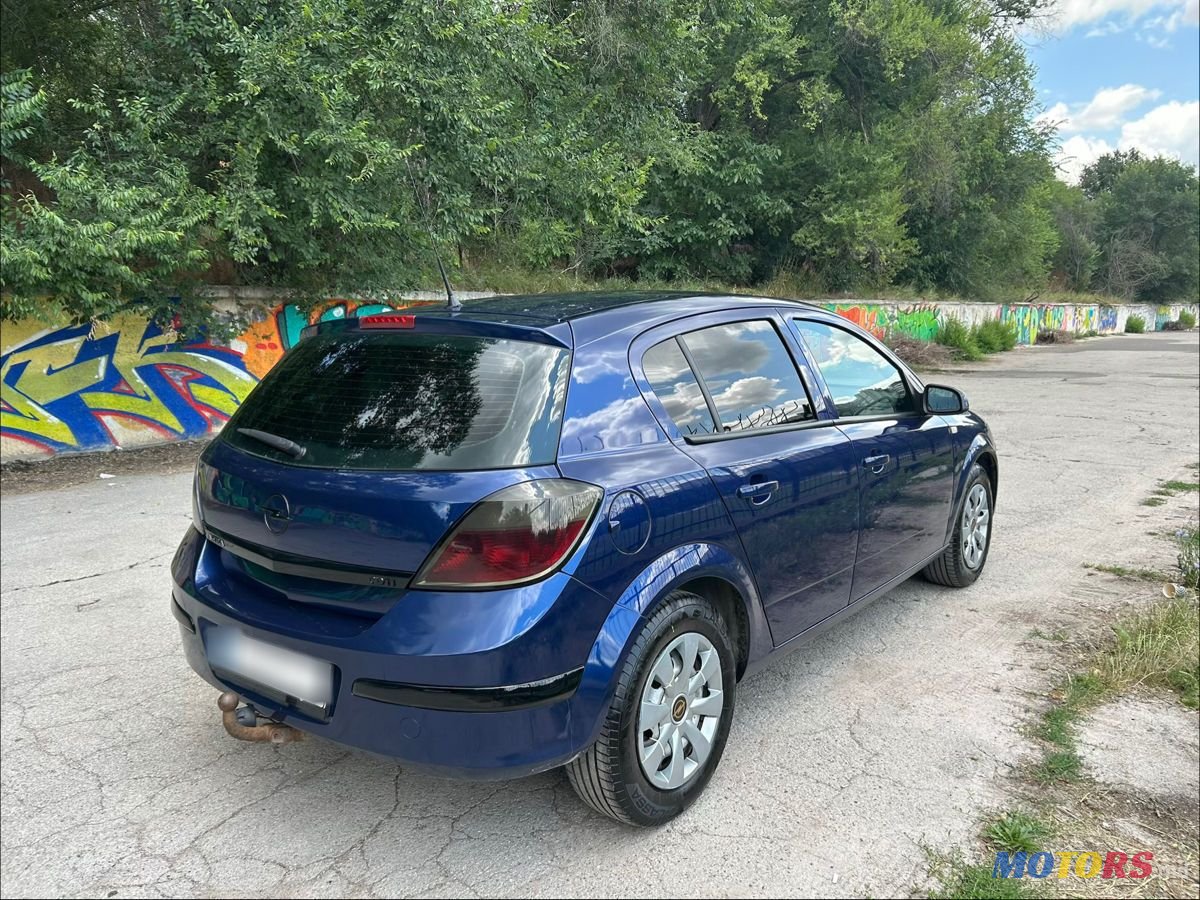 2006' Opel Astra photo #3