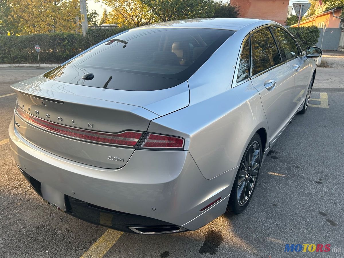 2013' Lincoln MKZ photo #4