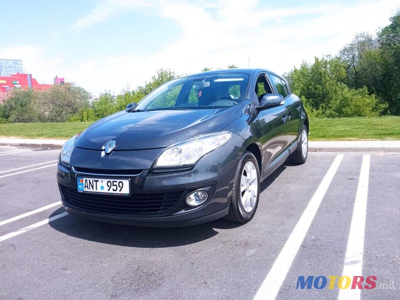 2013' Renault Megane photo #2