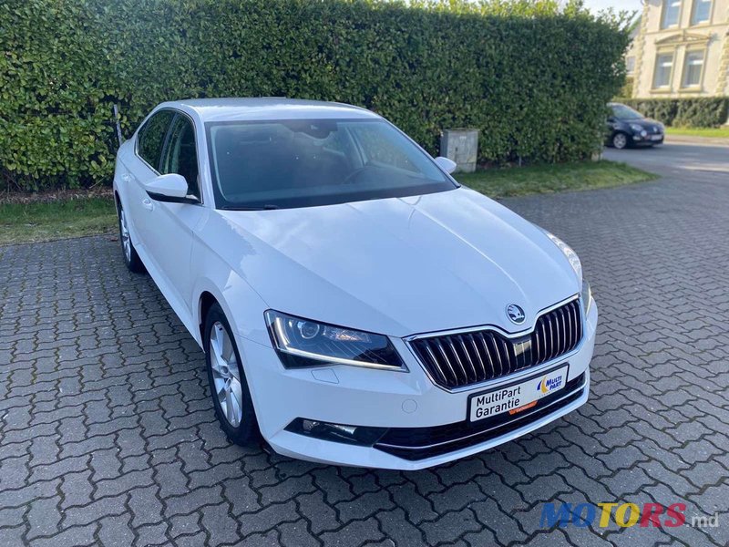 2016' Skoda Superb photo #3