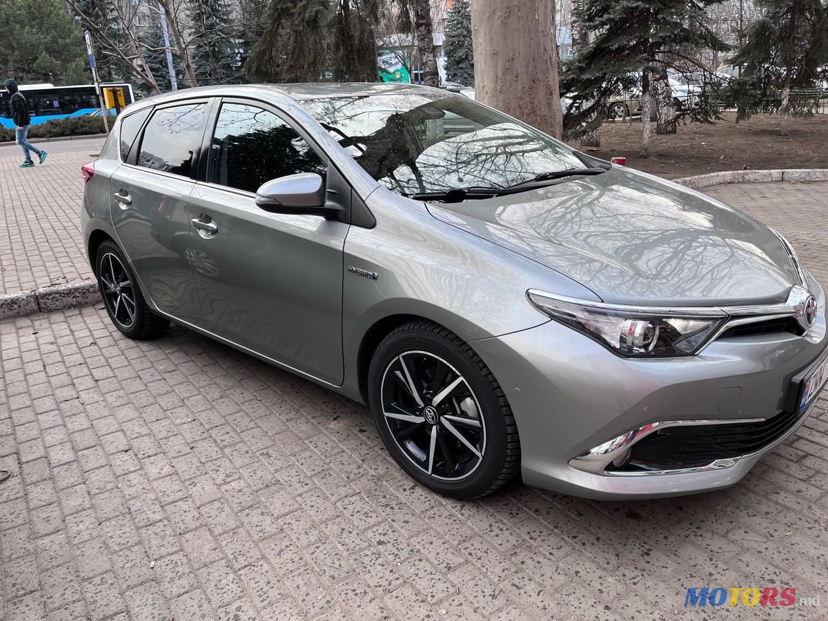 2017' Toyota Auris photo #3