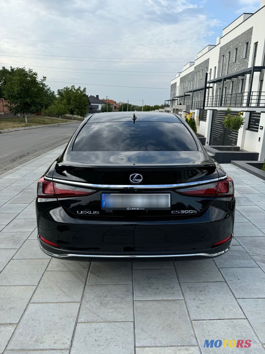 2021' Lexus Es Series photo #5