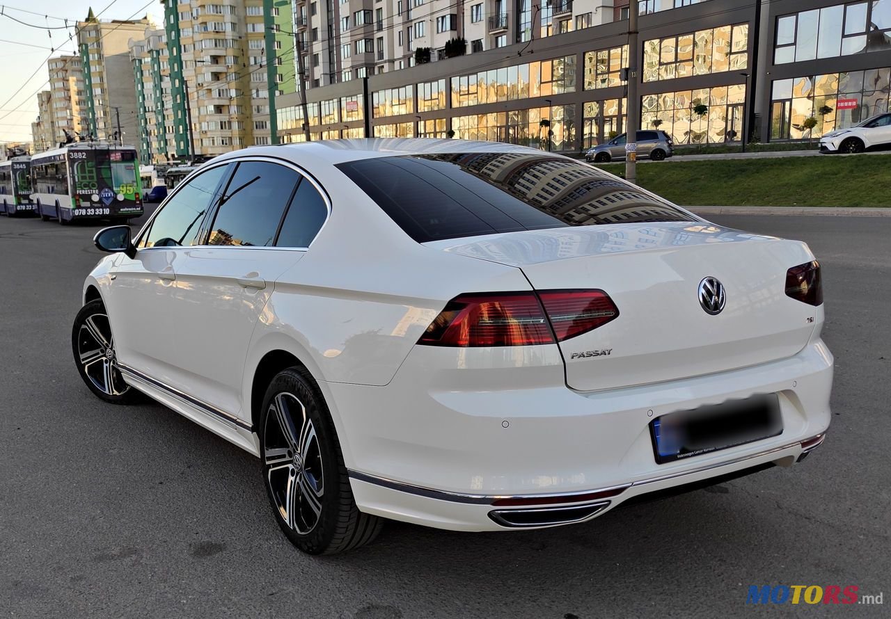 2016' Volkswagen Passat photo #3