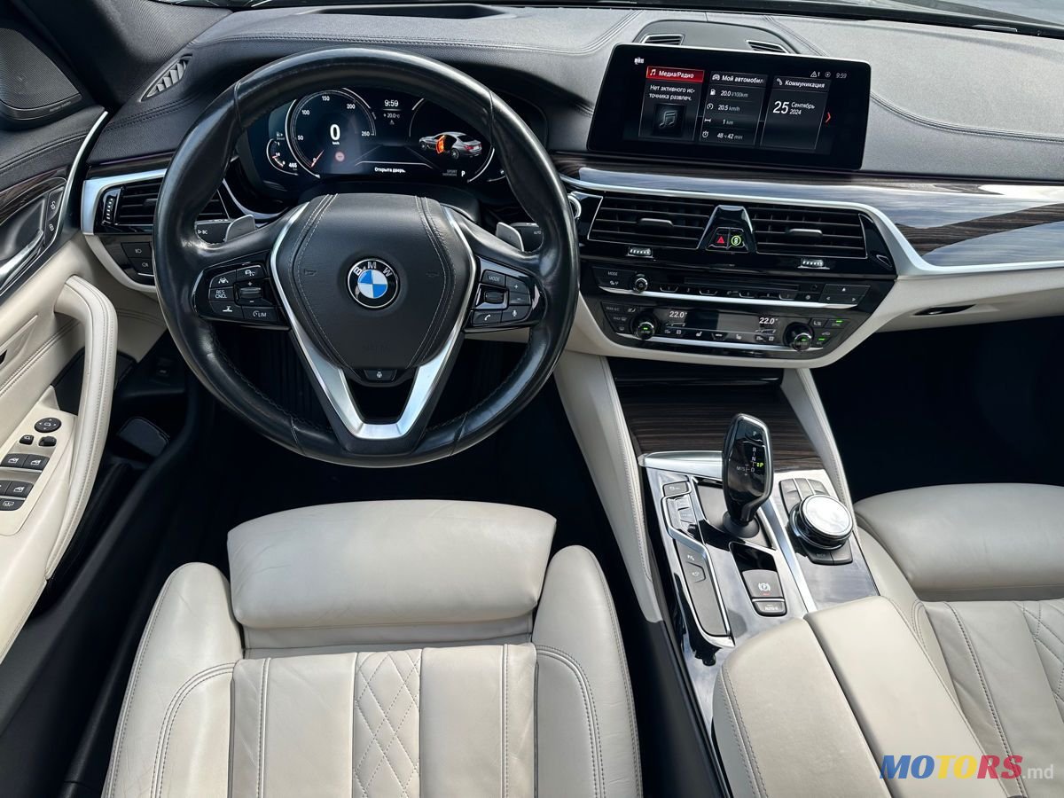 2017' BMW 5 Series photo #3