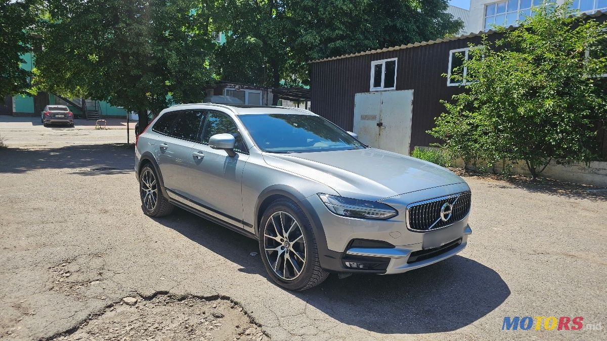2019' Volvo V90 Cross Country photo #5