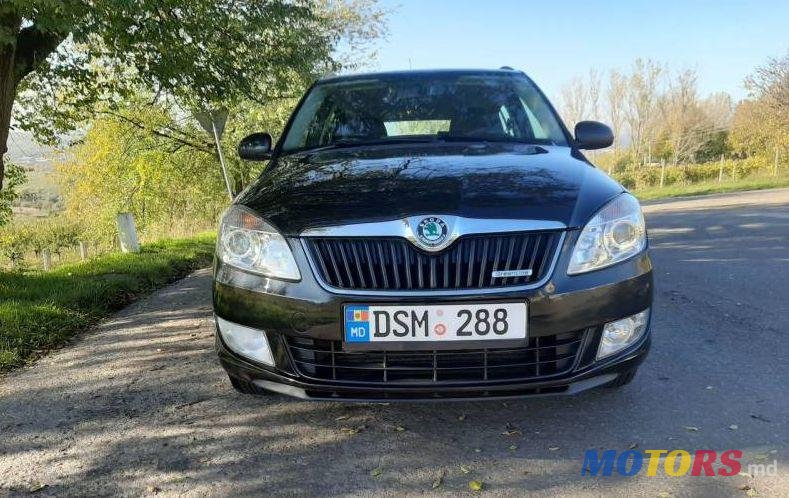 2011' Skoda Fabia photo #2