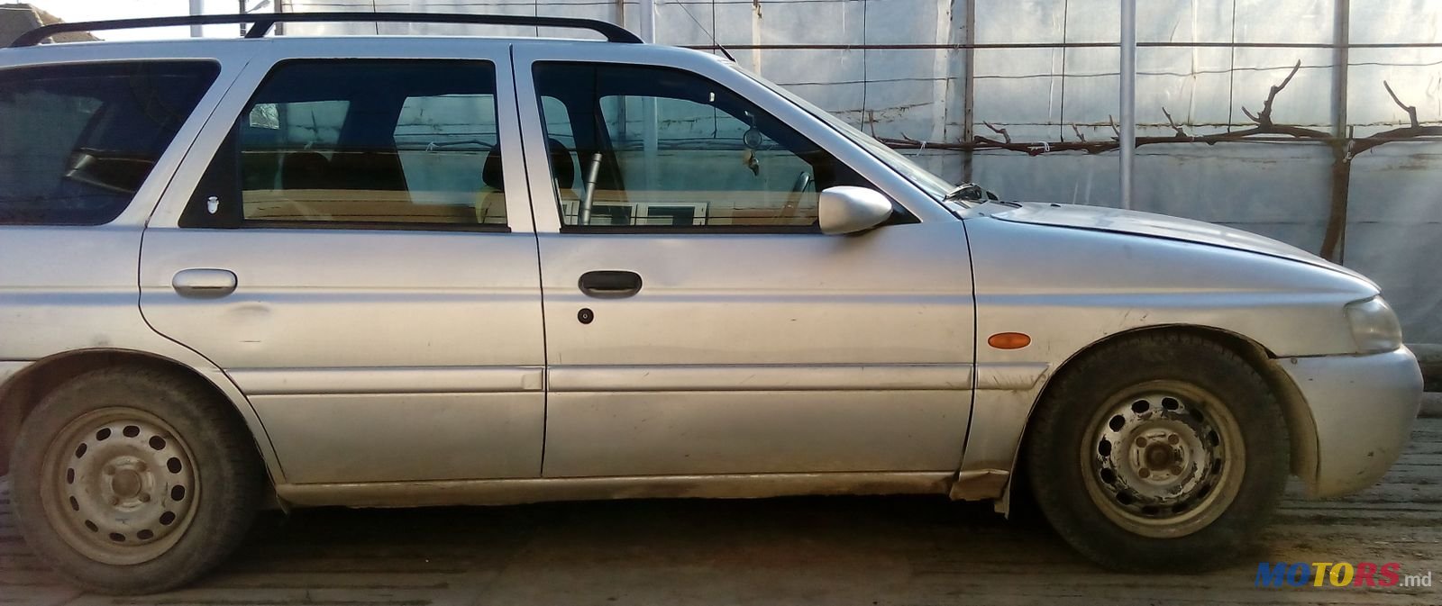 1995' Ford Escort photo #4