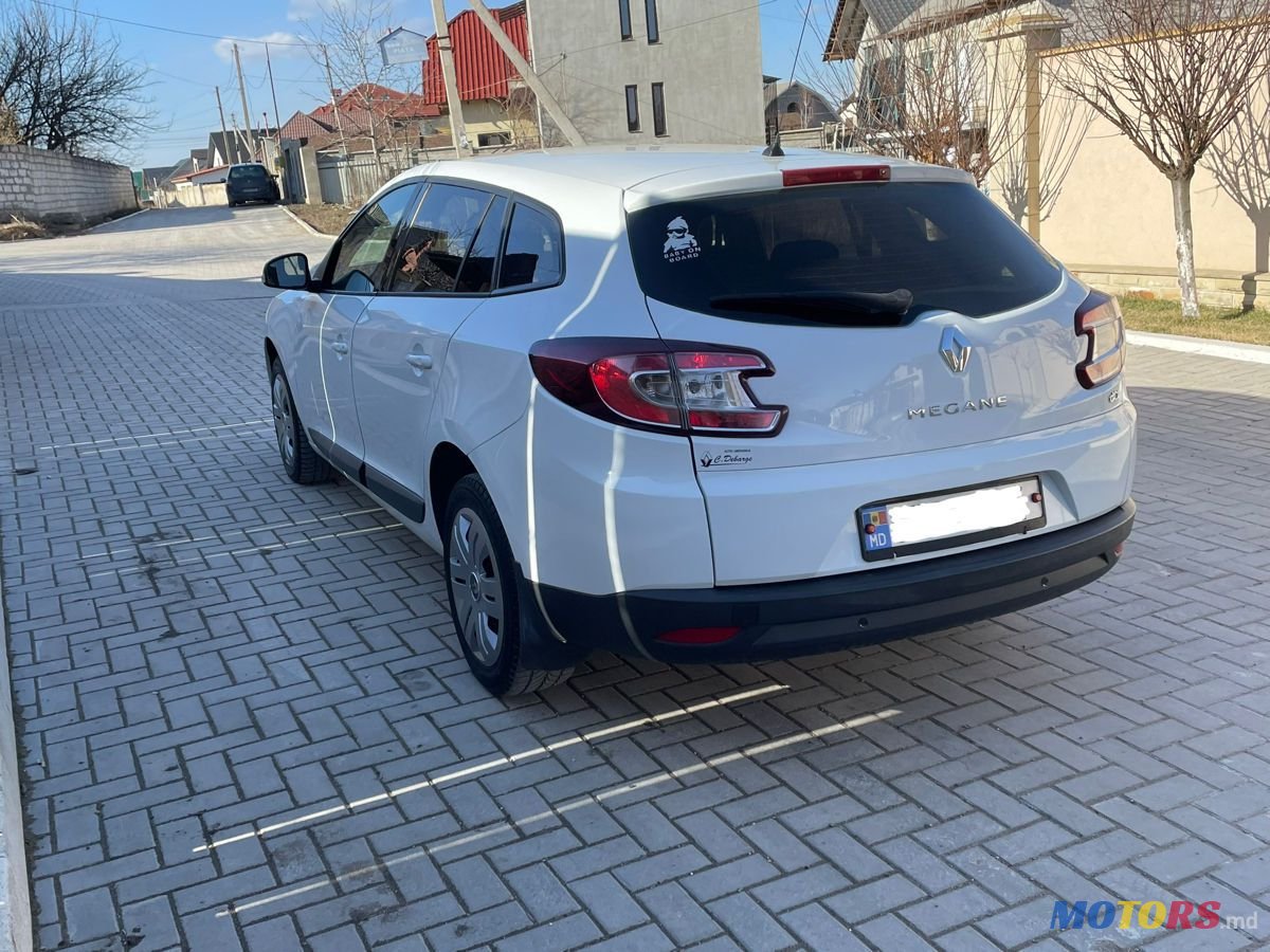 2011' Renault Megane photo #1