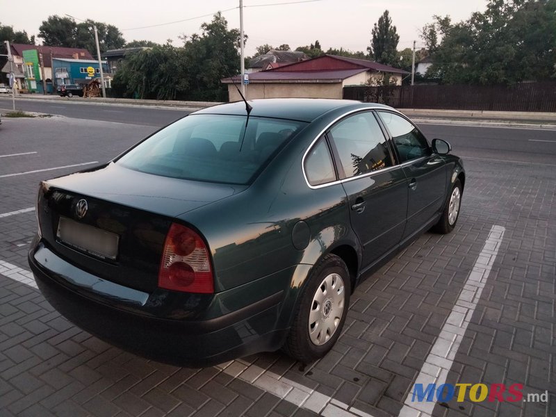 2005' Volkswagen Passat photo #4