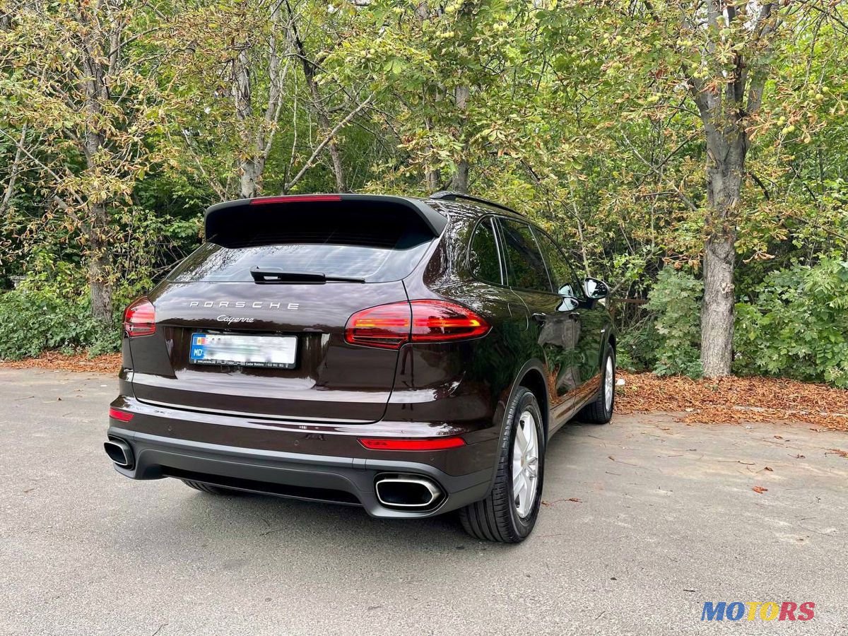 2016' Porsche Cayenne photo #6