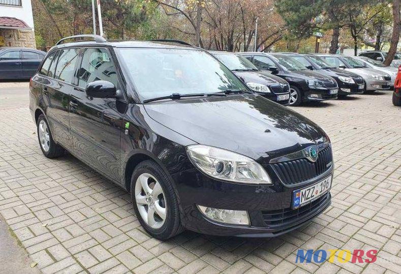 2011' Skoda Fabia photo #1