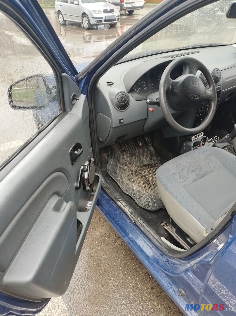 2009' Dacia Logan photo #5