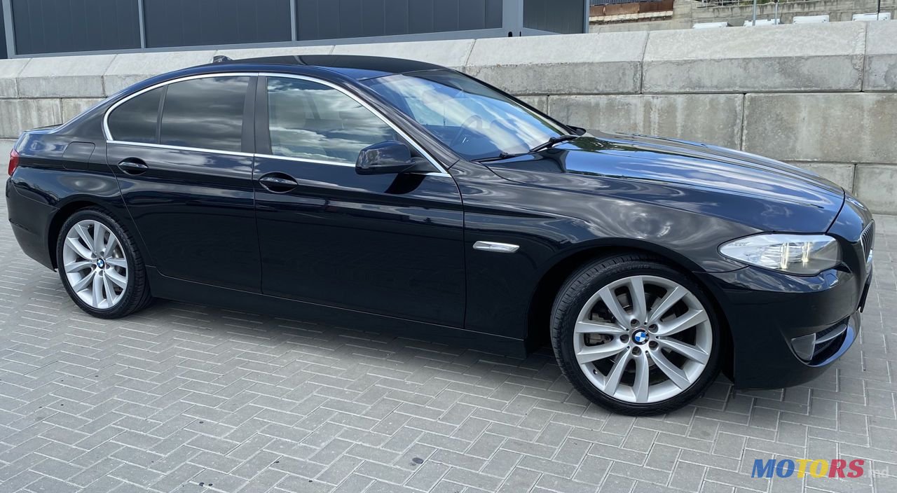2013' BMW 5 Series photo #1