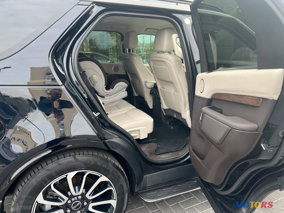 2018' Land Rover Discovery photo #6
