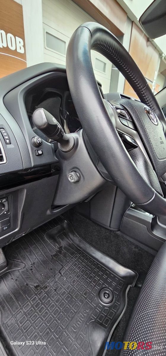 2022' Toyota Land Cruiser Prado photo #5