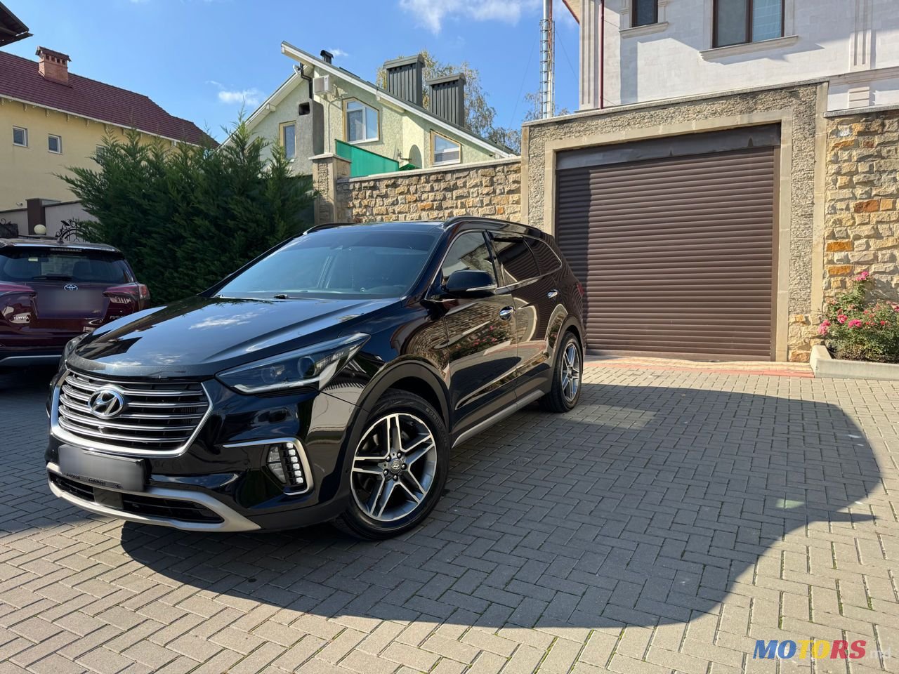 2018' Hyundai Santa Fe photo #2