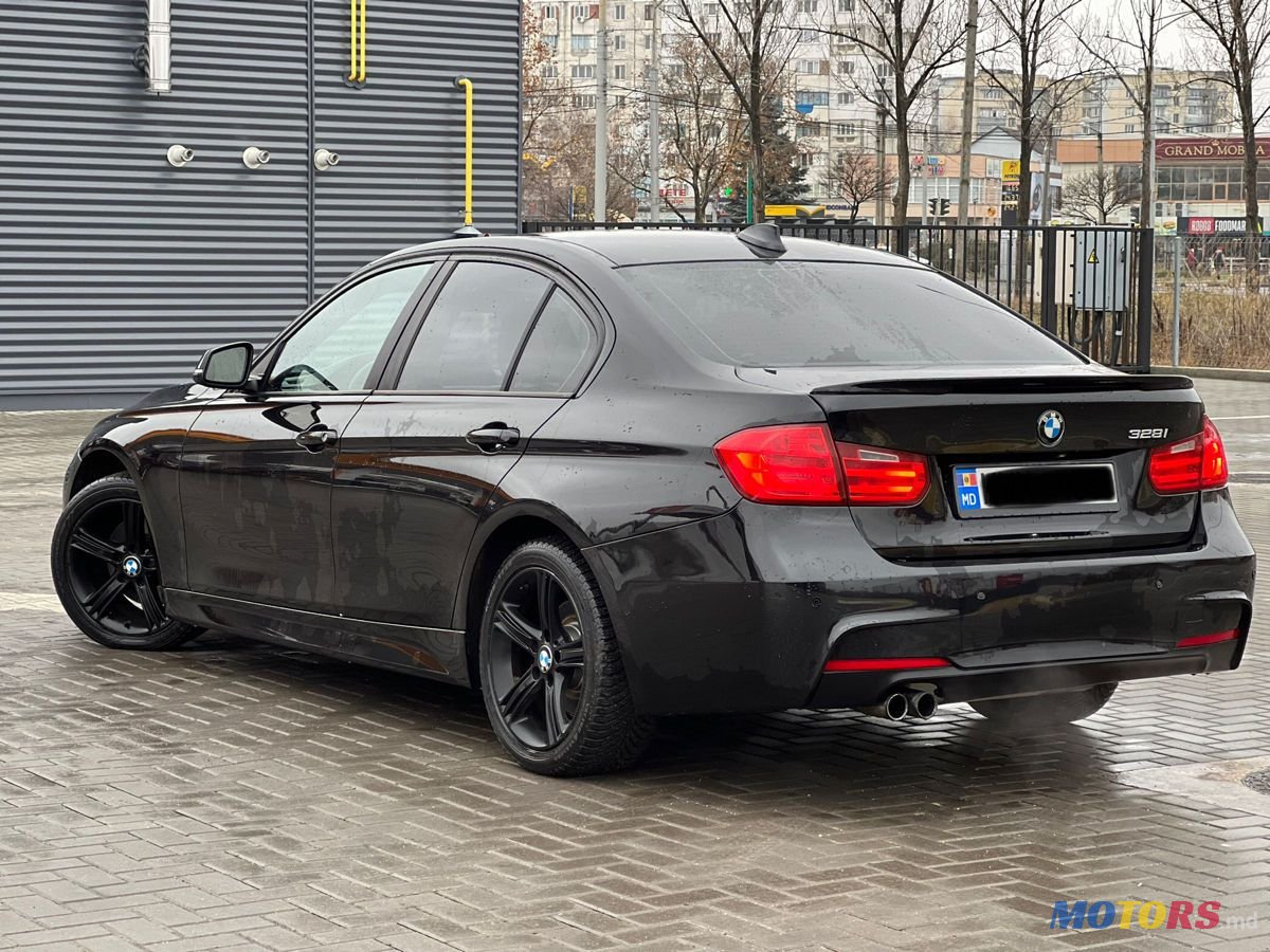 2013' BMW 3 Series photo #5